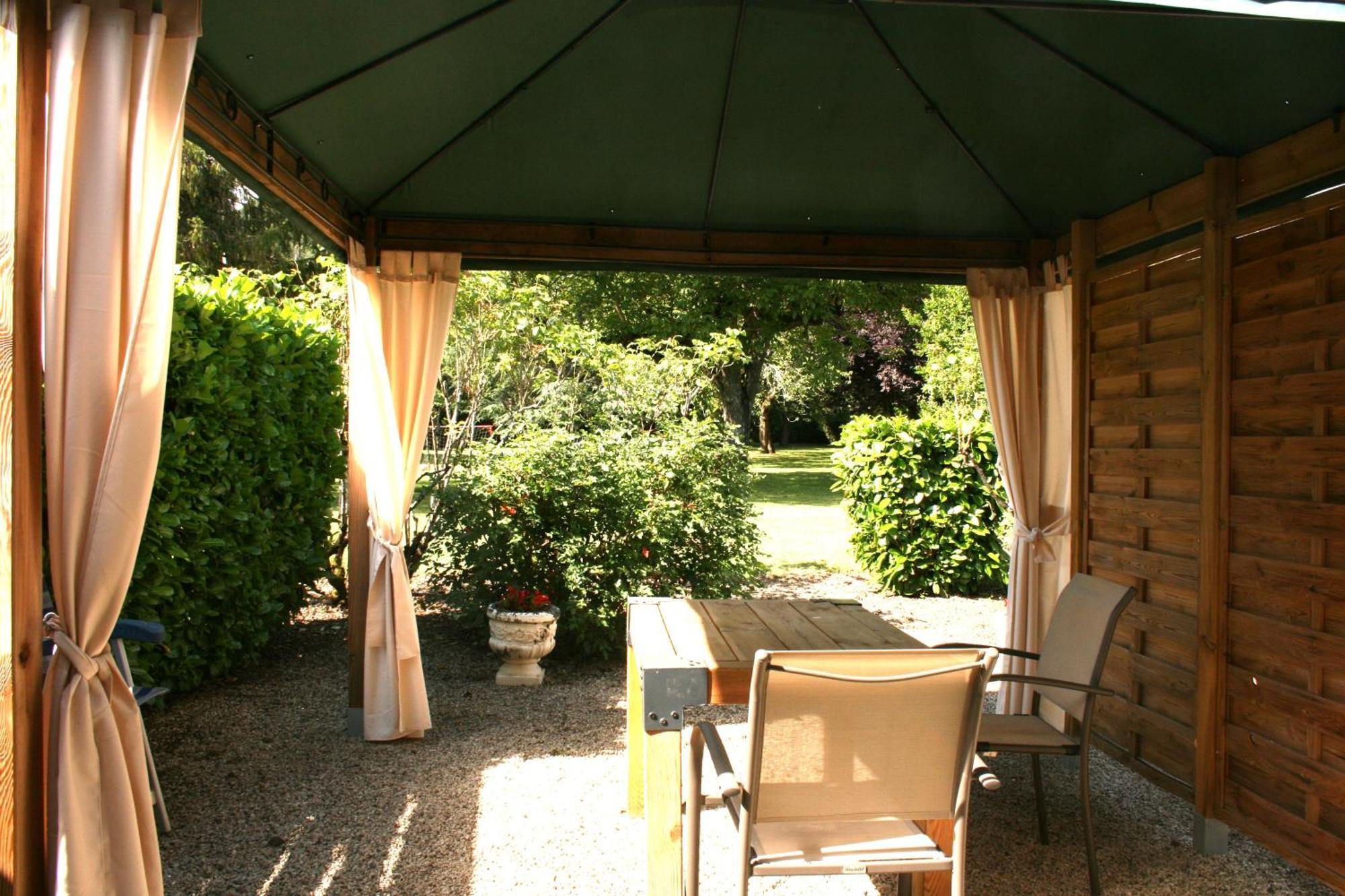 Domaine Des Hirondelles Villa Saint-Vincent-de-Cosse Exterior foto